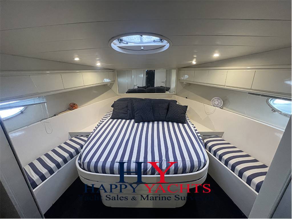 Pershing 40