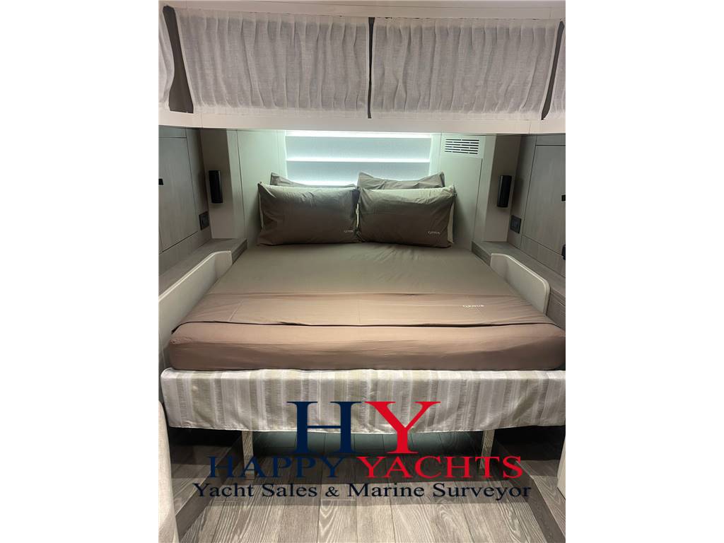 Cranchi A 46 luxury tender