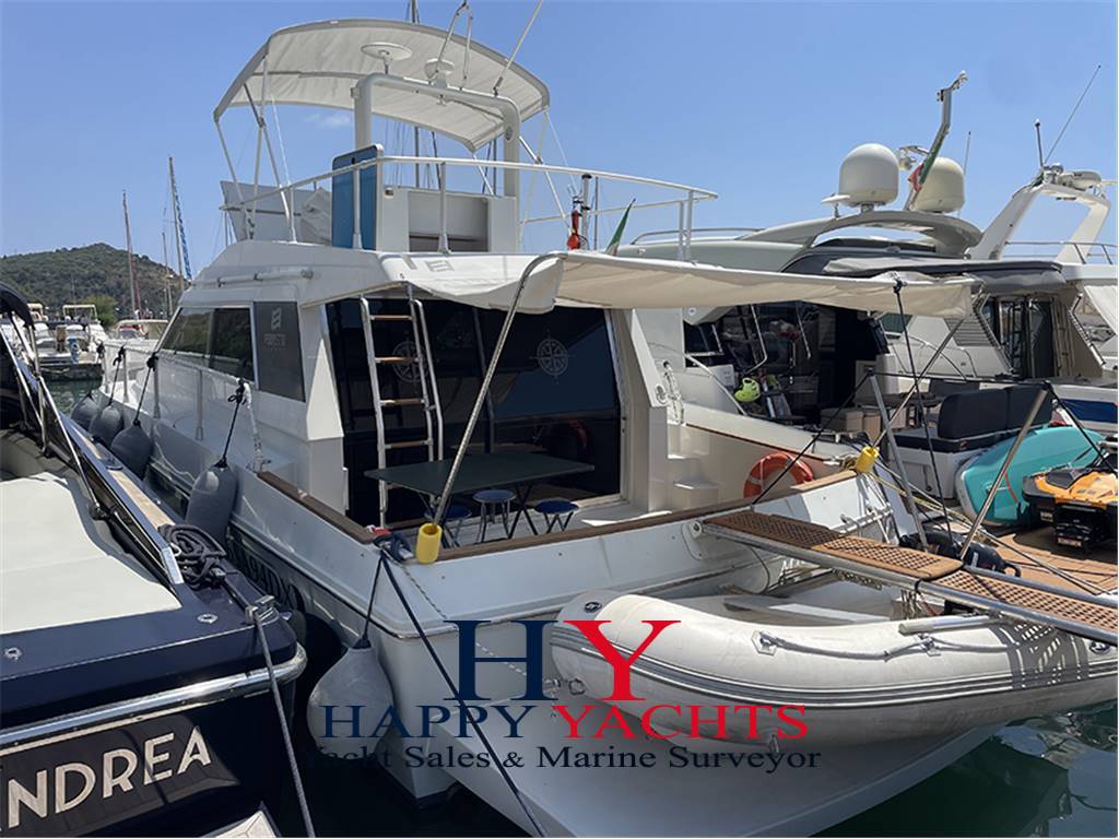 Ferretti yachts Altura 36 fly