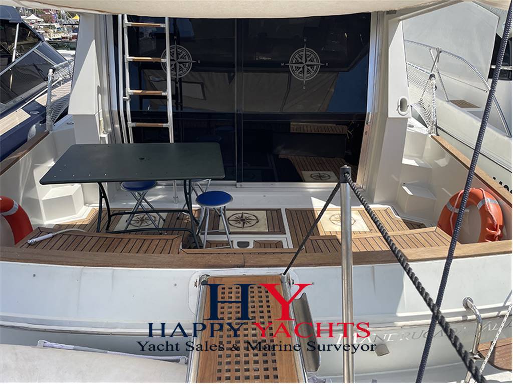 Ferretti yachts Altura 36 fly