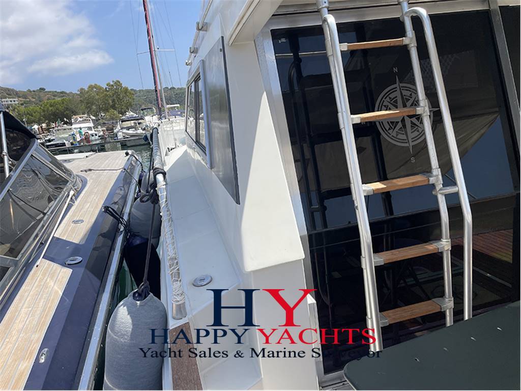 Ferretti yachts Altura 36 fly