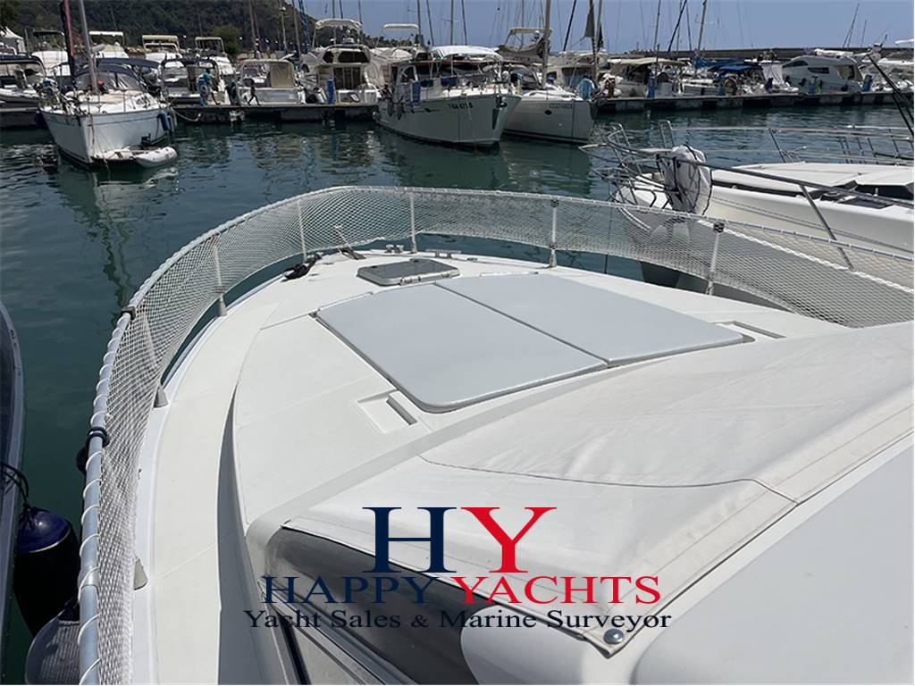 Ferretti yachts Altura 36 fly