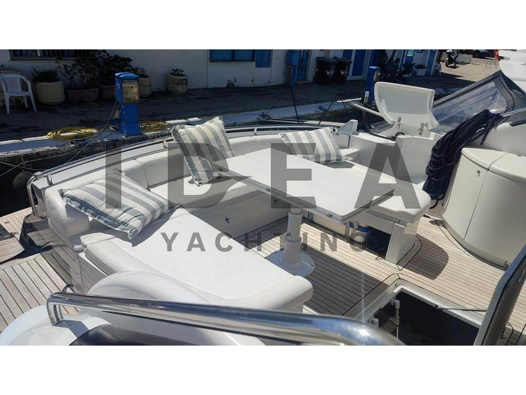 Pershing 62