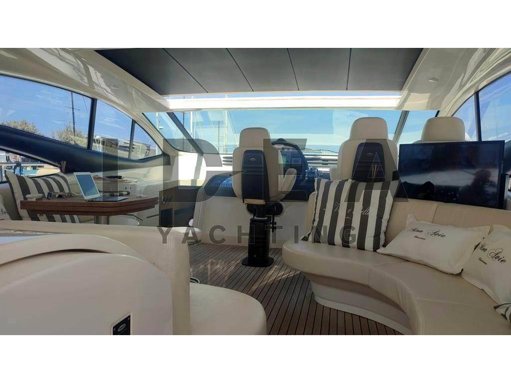 Pershing 62