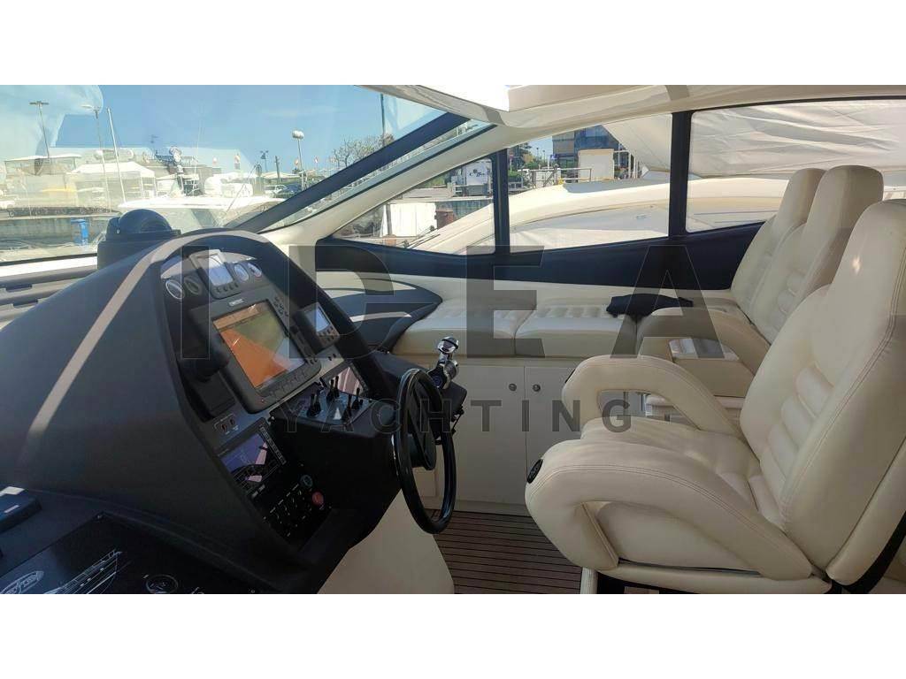 Pershing 62