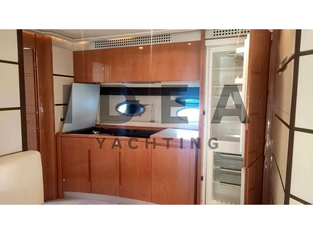 Pershing 62