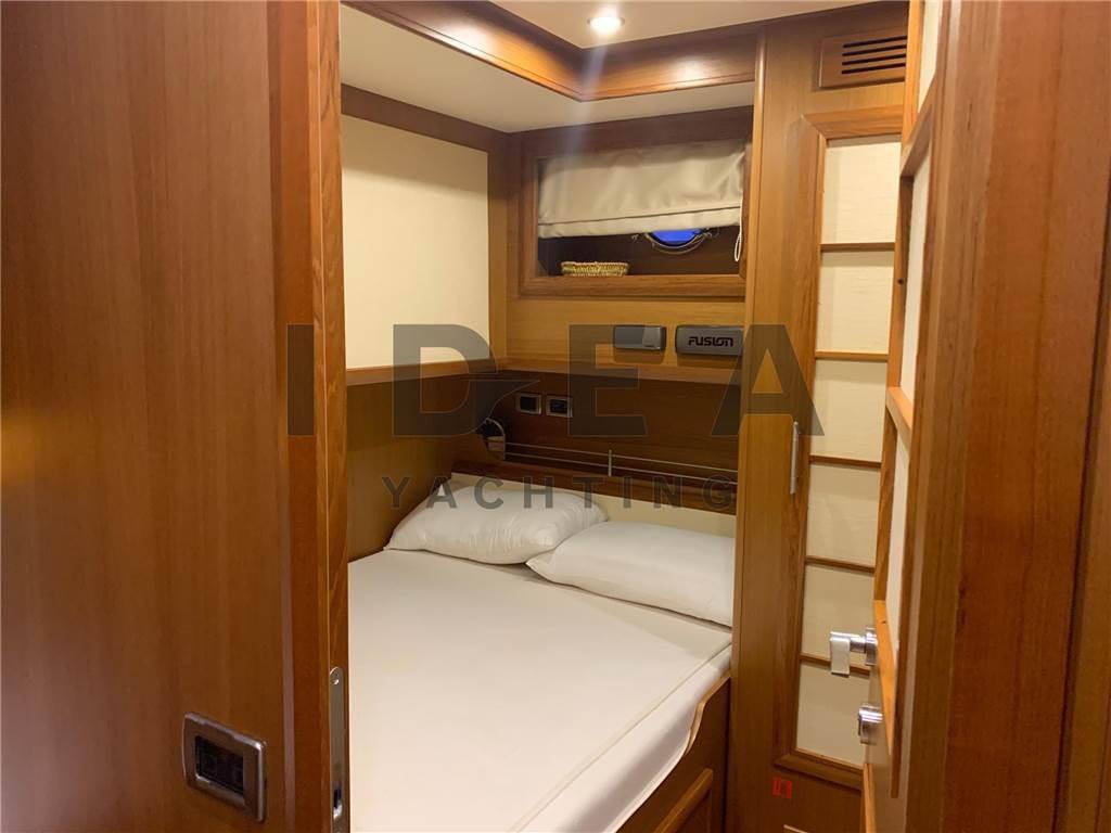 Mochi craft Dolphin 74 cruiser