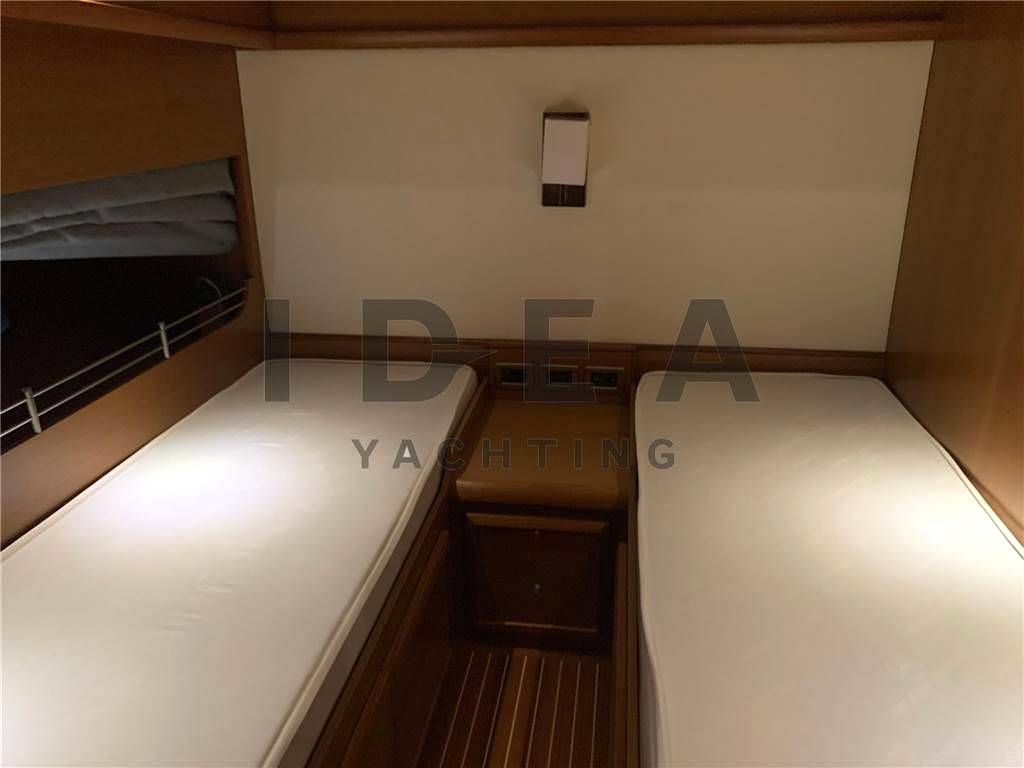 Mochi craft Dolphin 74 cruiser