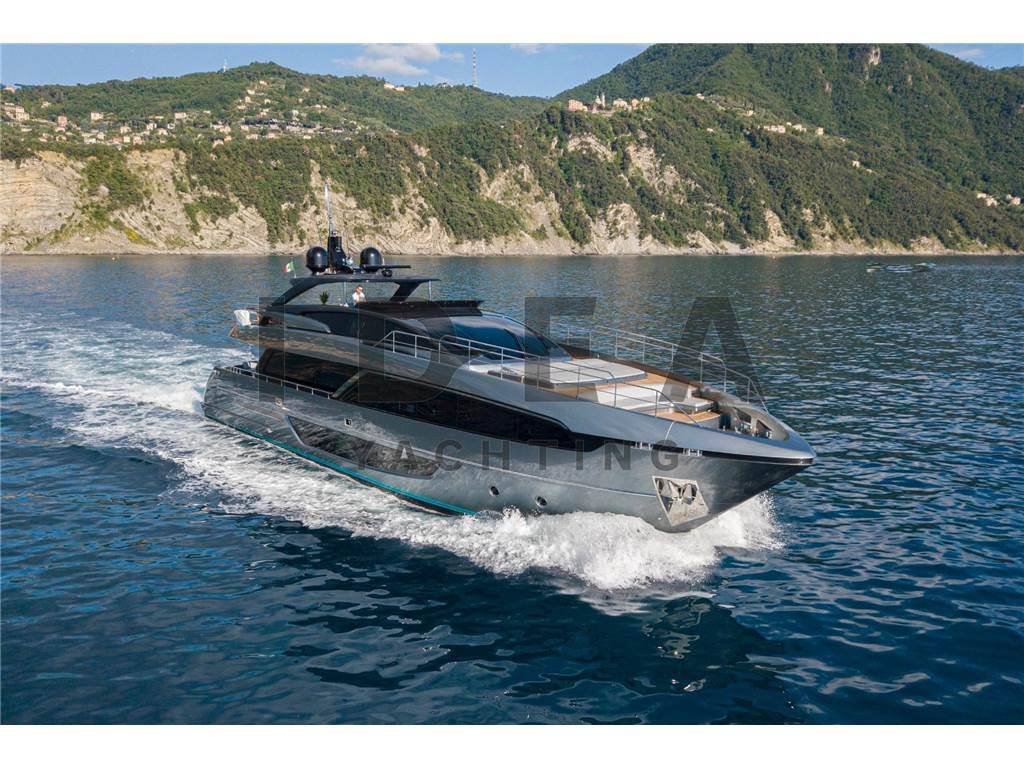 Riva Corsaro 100