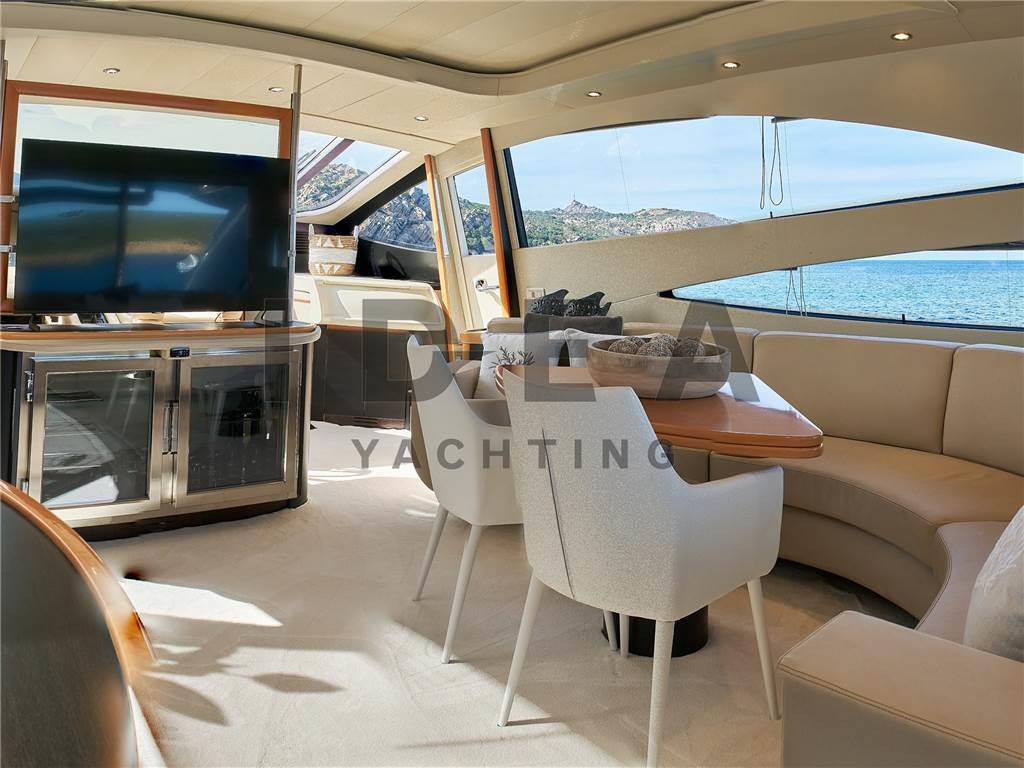 Pershing 76