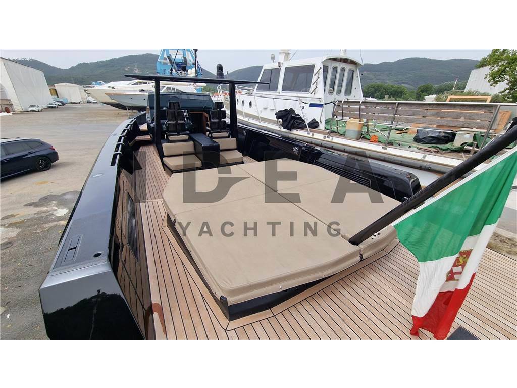 Wally Tender 43