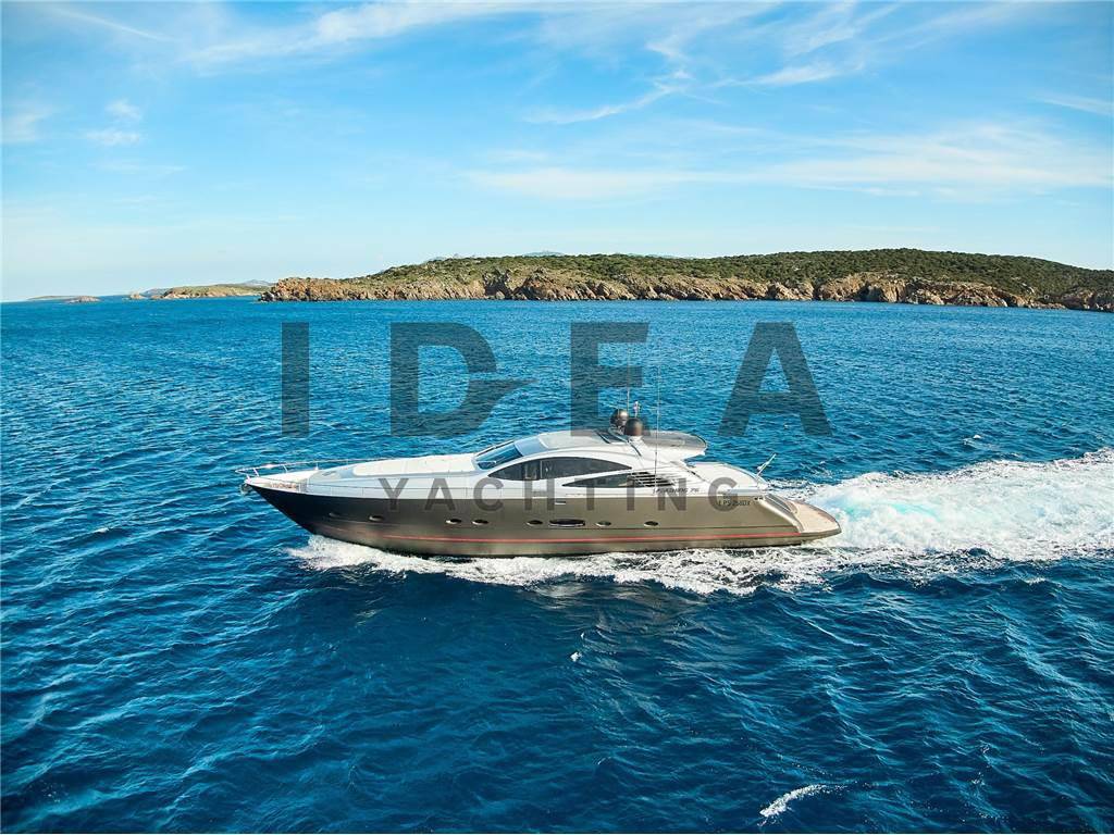 Pershing 76