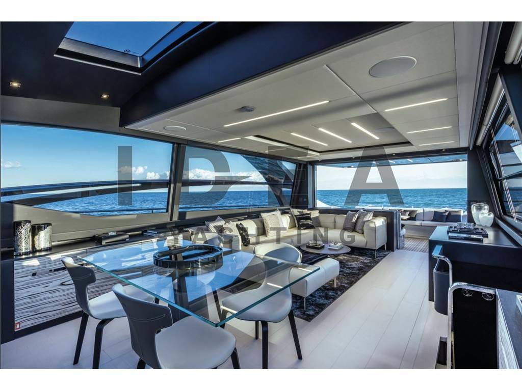 Pershing 8x