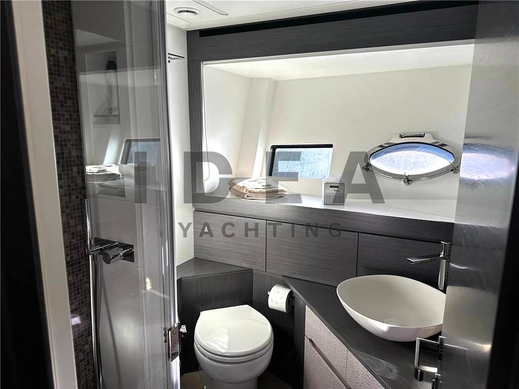 Pershing 8x