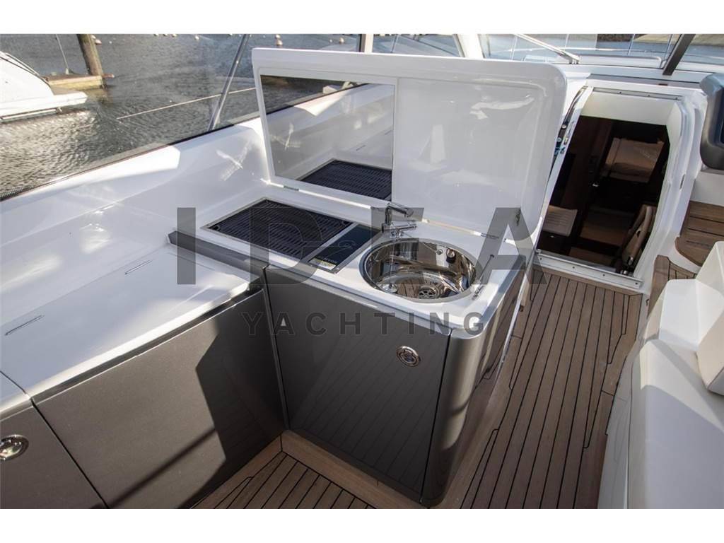 Princess yachts V50
