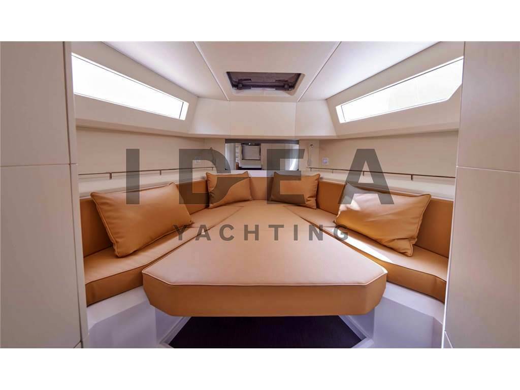 Evo yachts R4+