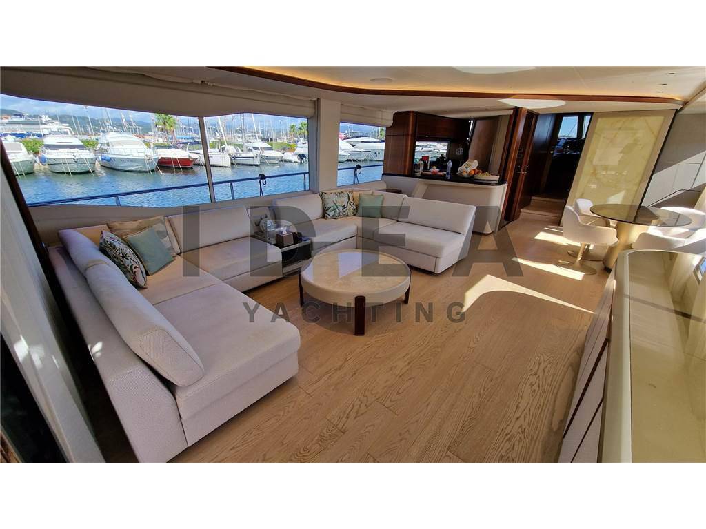 Princess yachts Y85