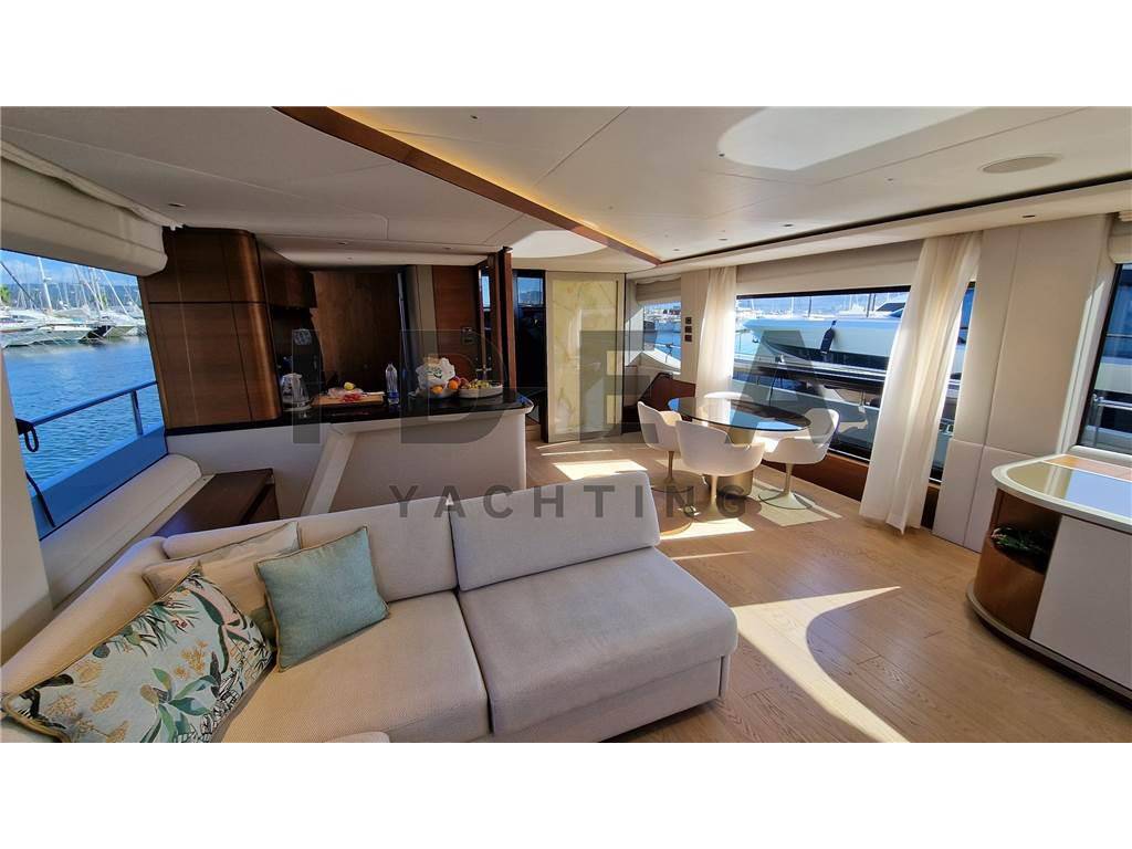 Princess yachts Y85