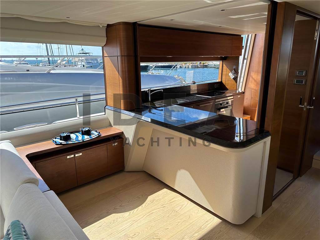Princess yachts Y85