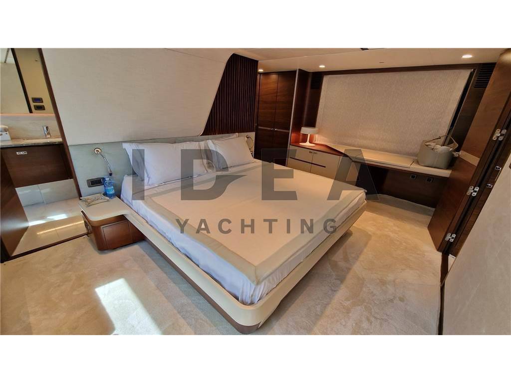 Princess yachts Y85