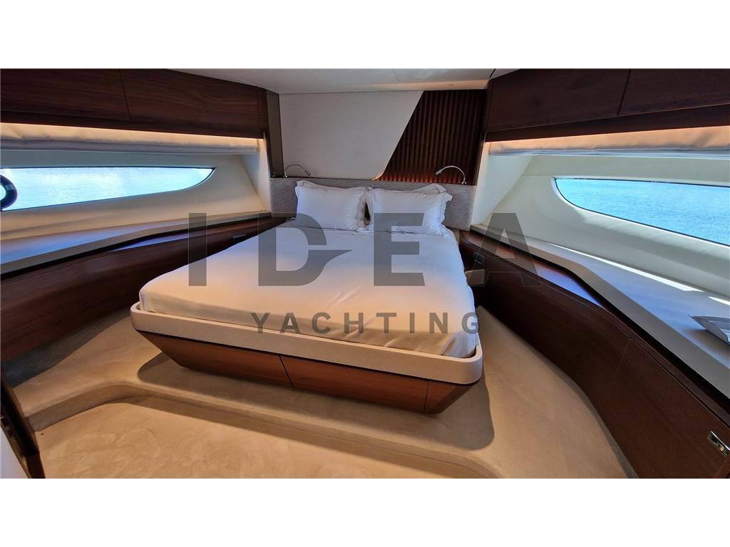 Princess yachts Y85