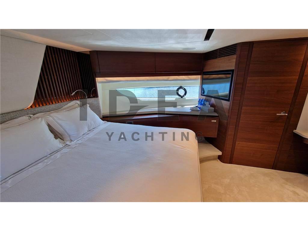 Princess yachts Y85