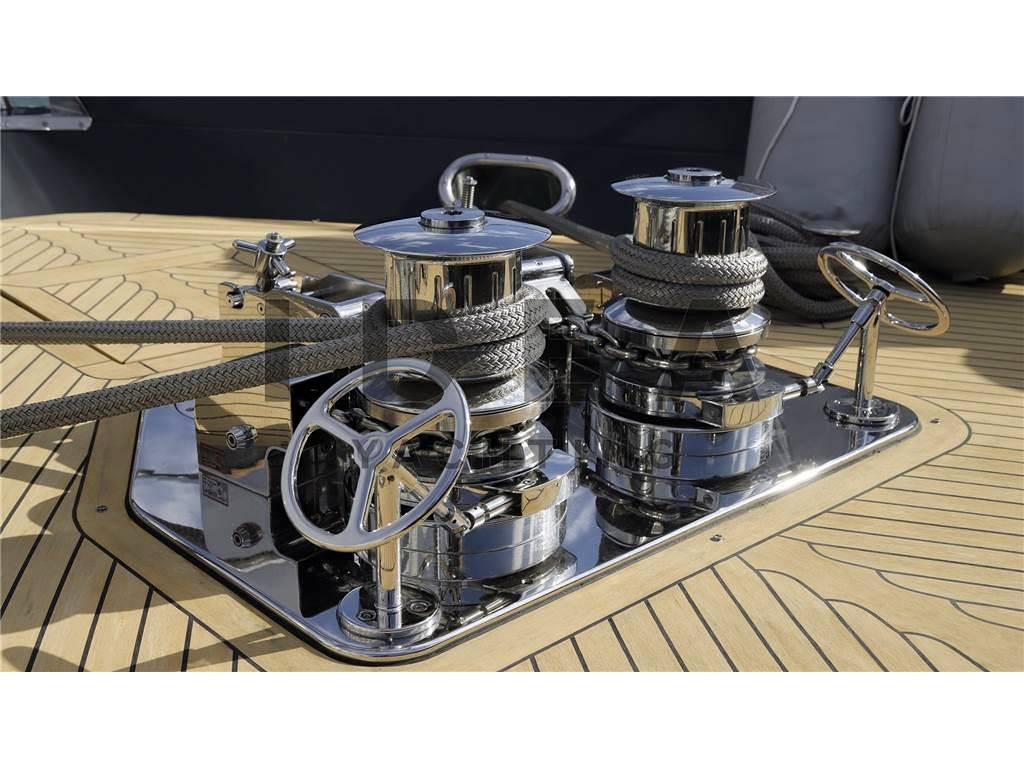 Falcon yachts 80