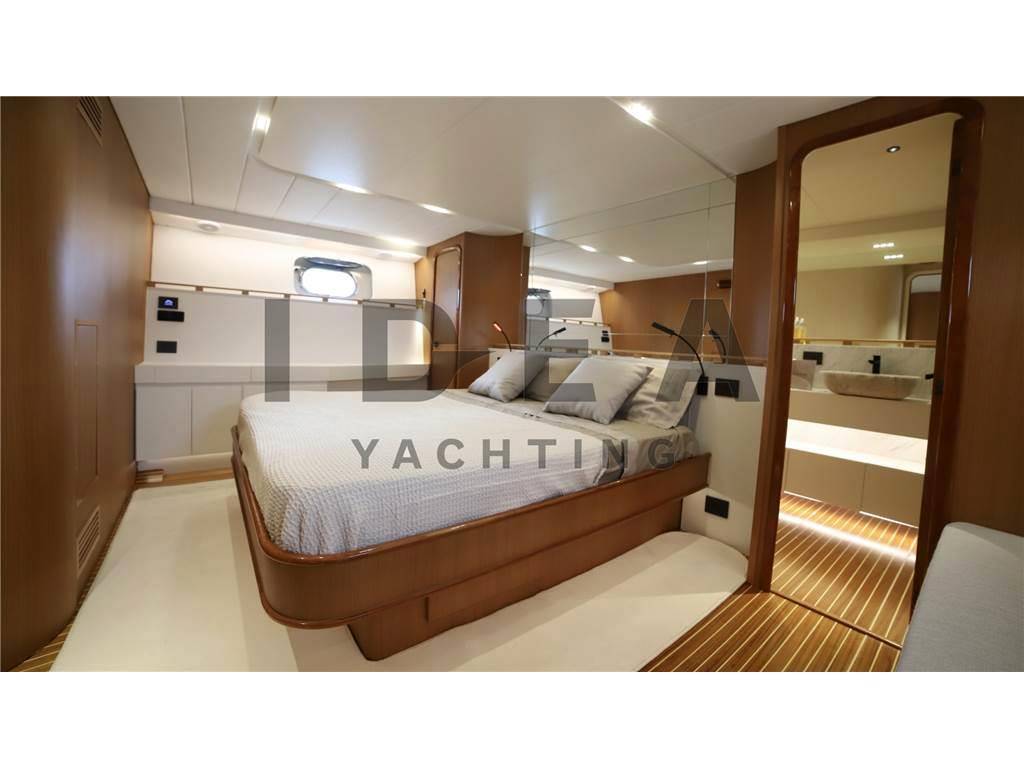 Falcon yachts 80