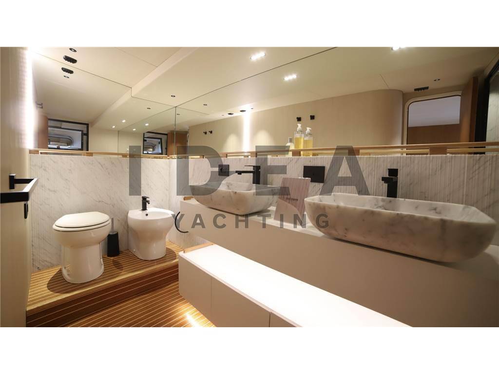 Falcon yachts 80