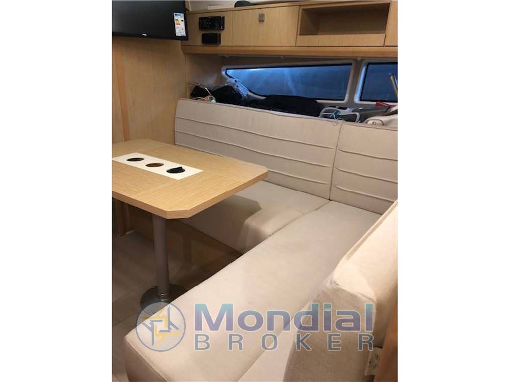 Sealine S330 usato