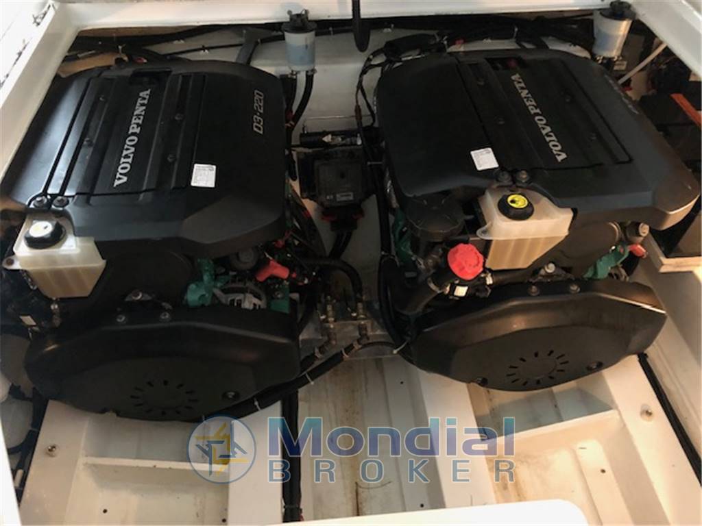 Sealine S330 usato