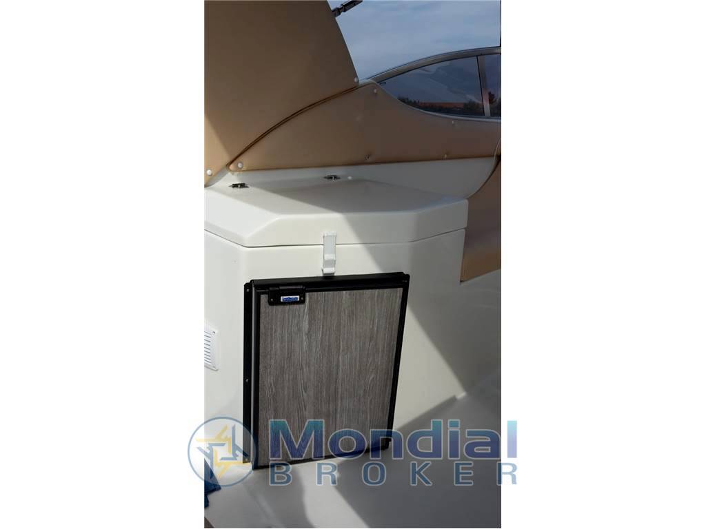 Eolo Nadir 7,80 cruiser usato