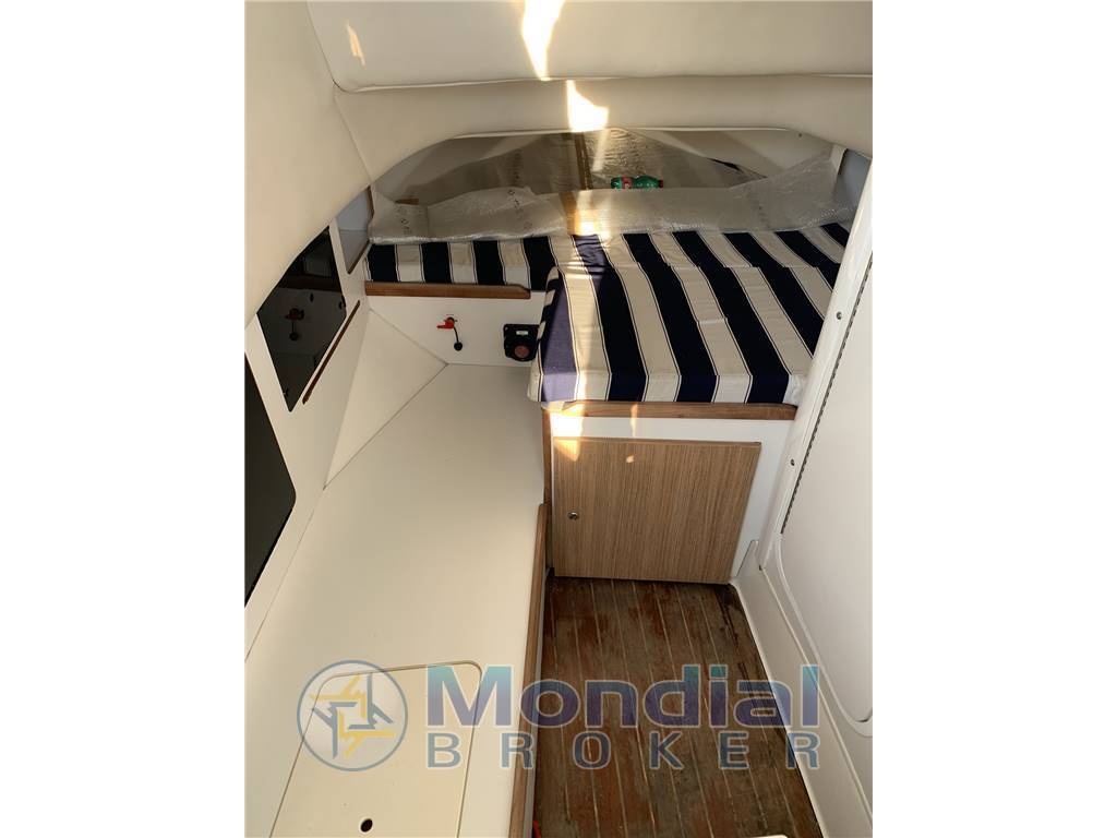 Boston whaler Outrage 28 usato