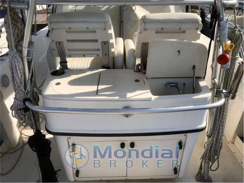 Boston whaler Outrage 28 usato