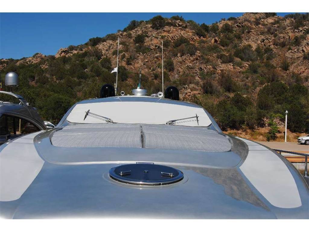 Pershing 76