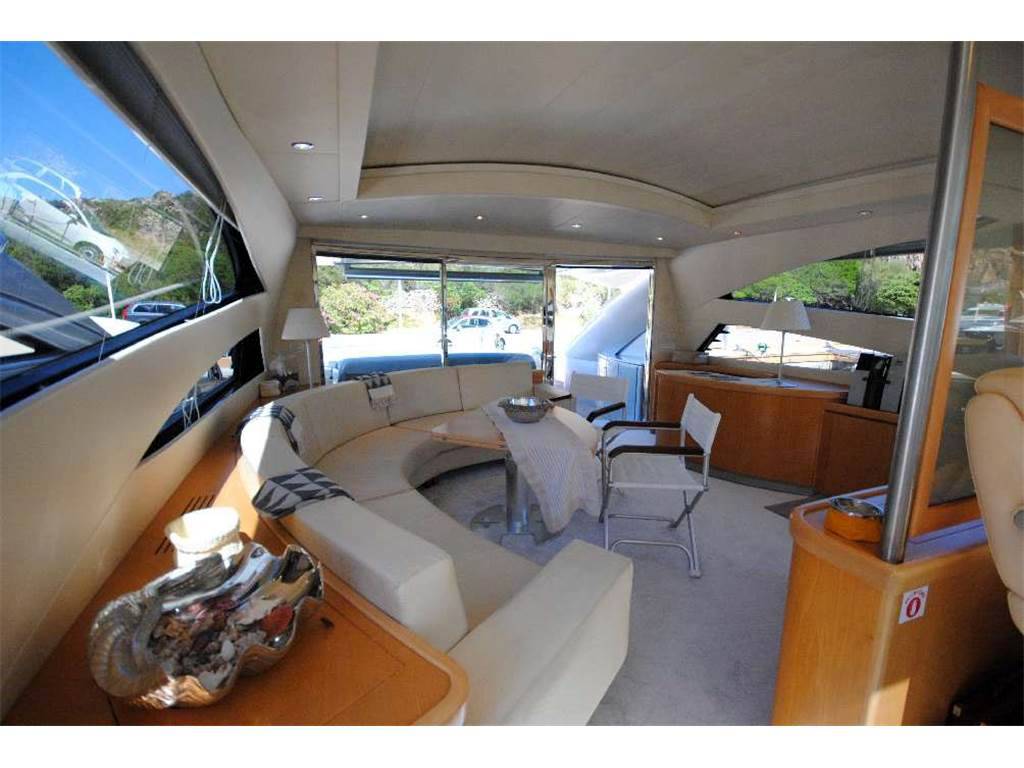 Pershing 76
