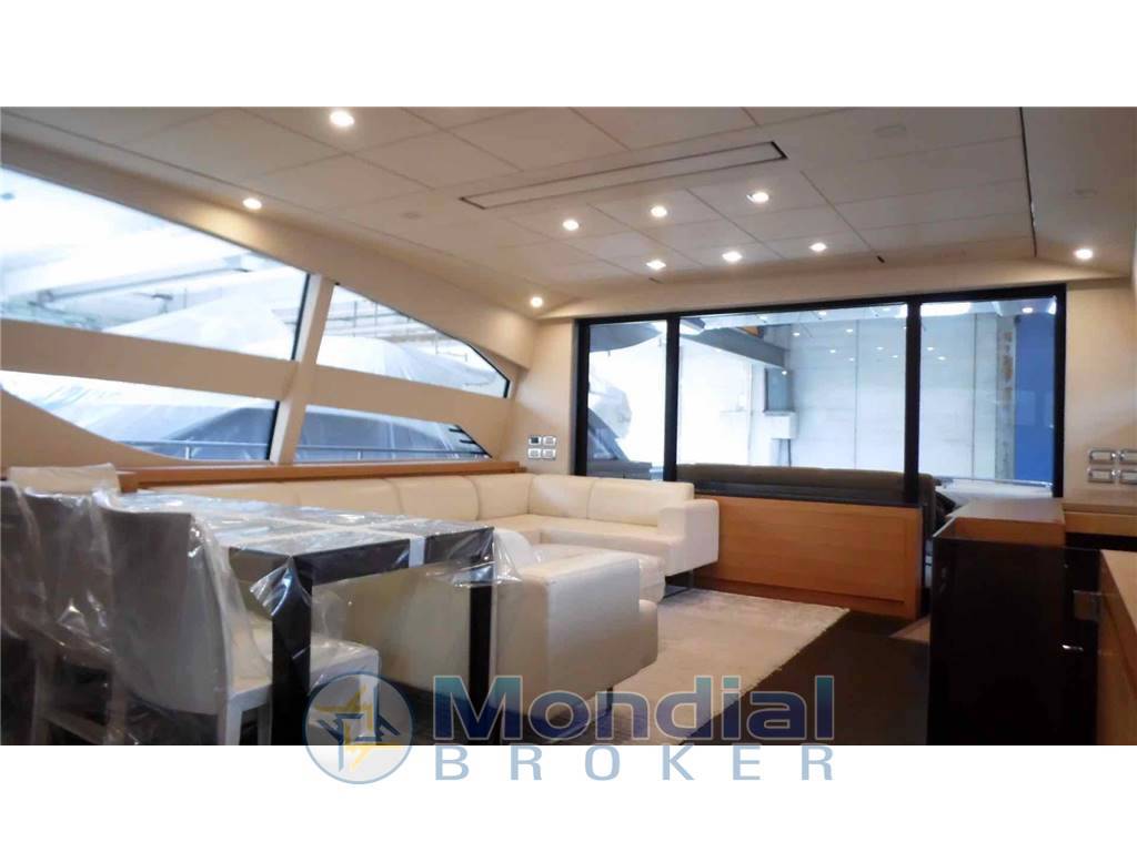 Pershing 80