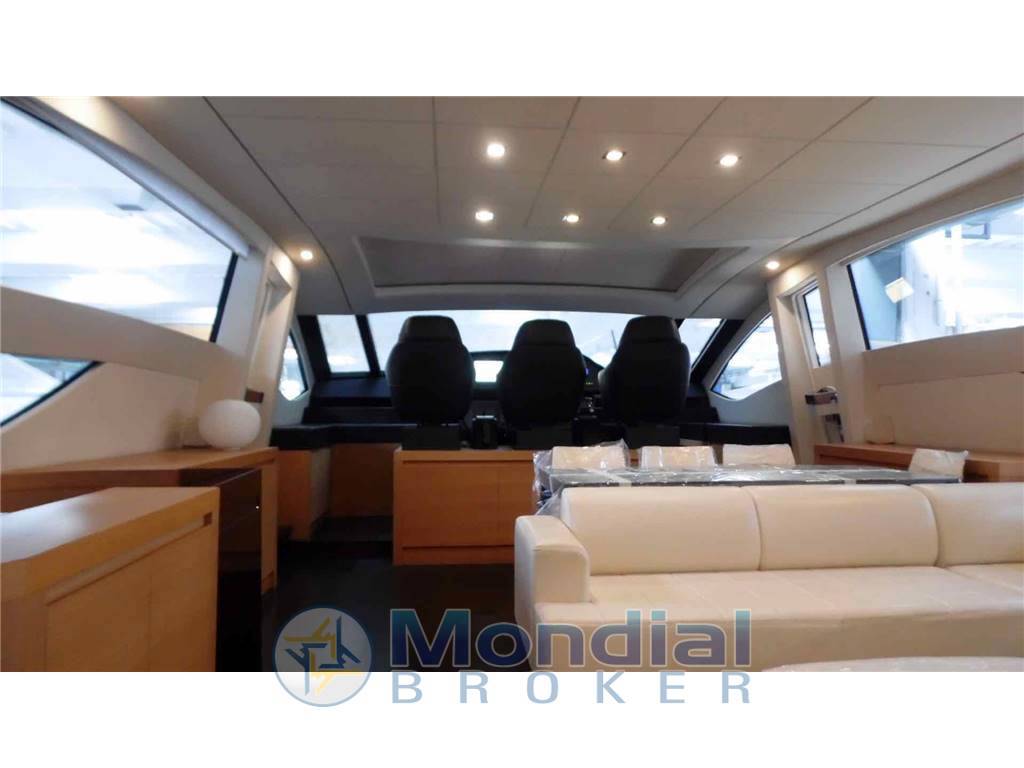 Pershing 80
