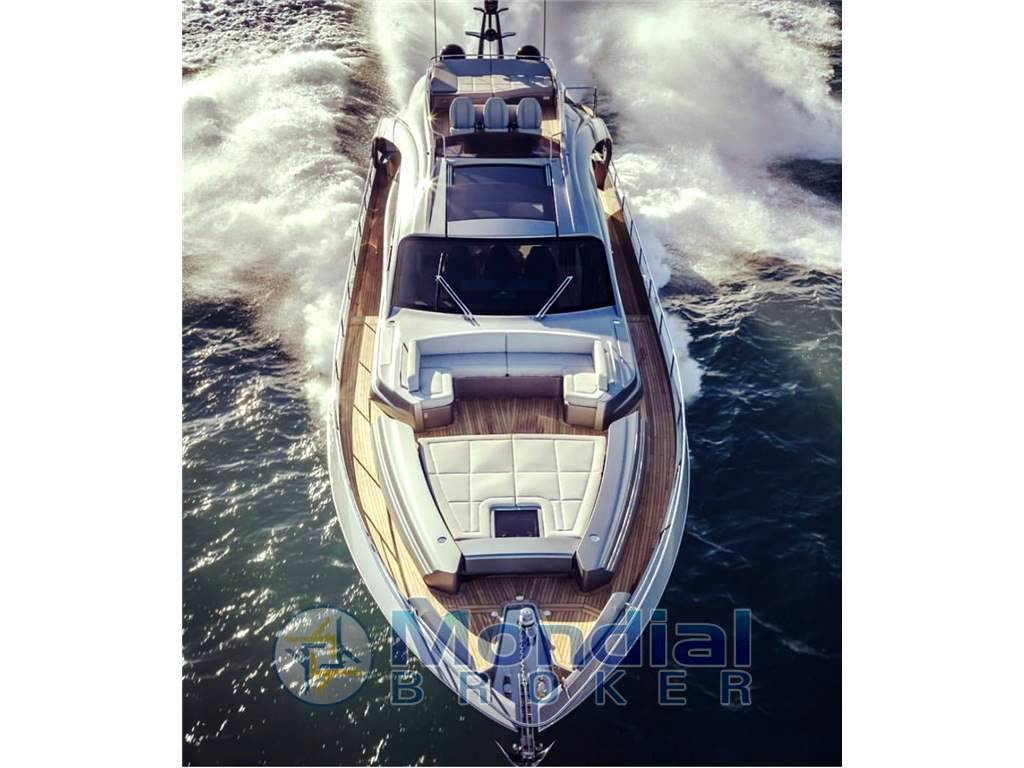 Pershing 8x
