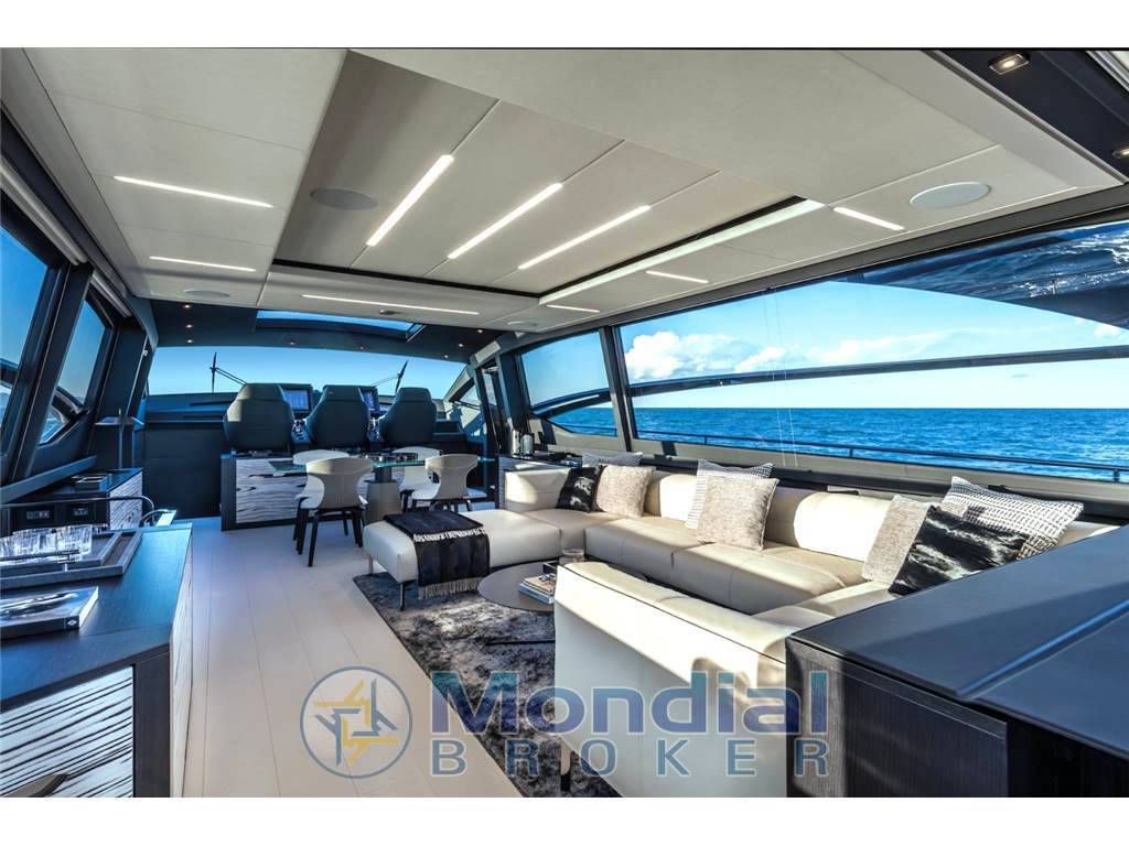Pershing 8x