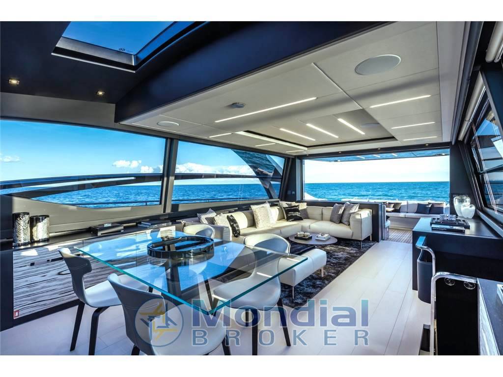 Pershing 8x