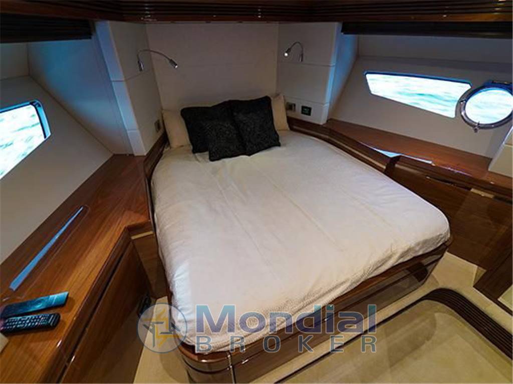 Sunseeker 68 sport yacht