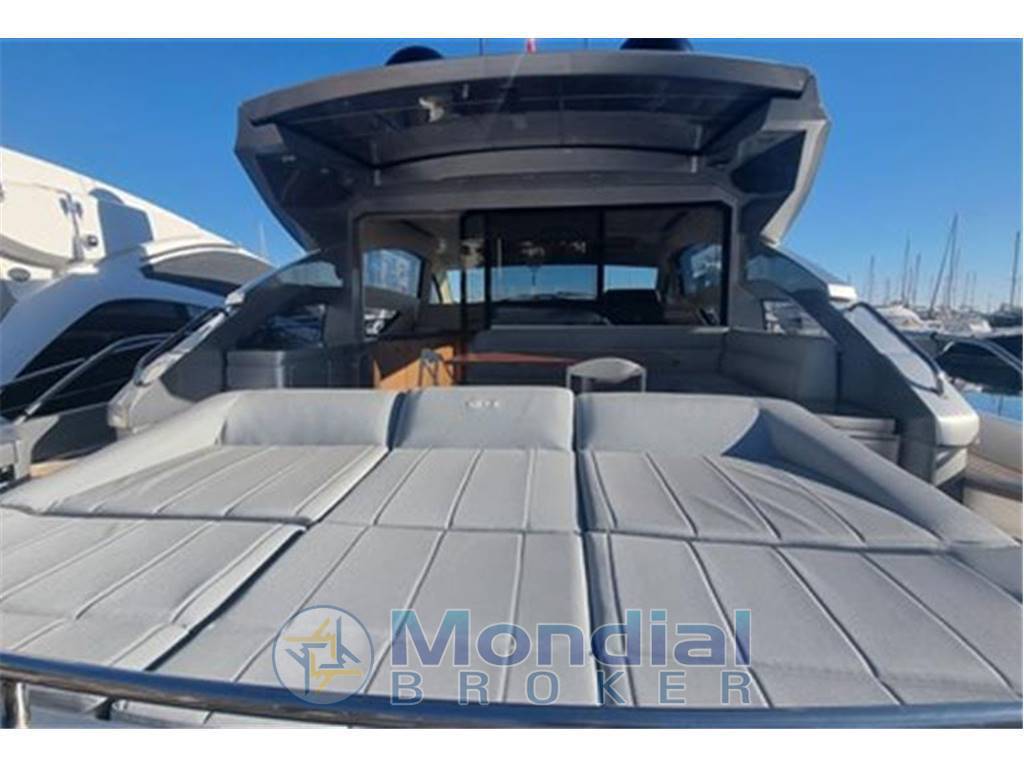 Pershing 64
