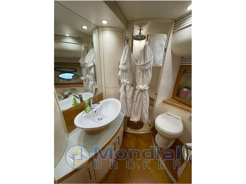 Pershing 76