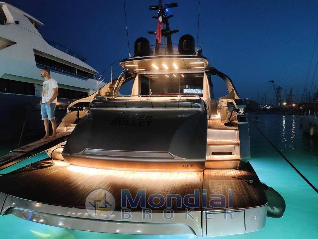 Pershing 8x