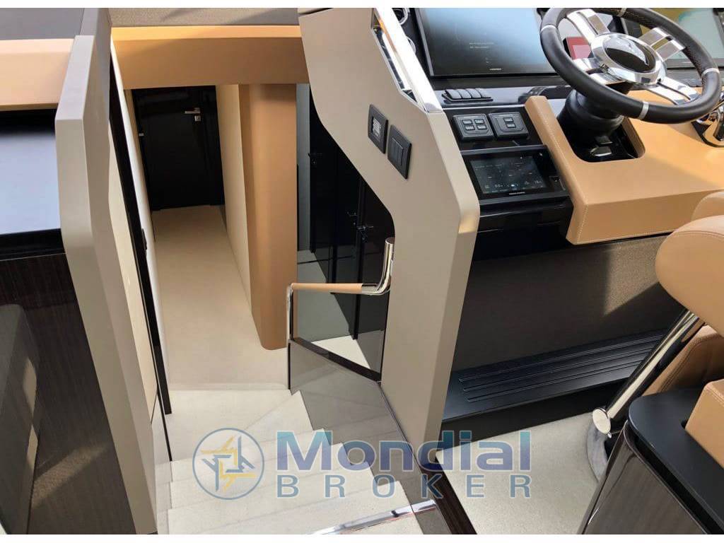 Azimut 77s