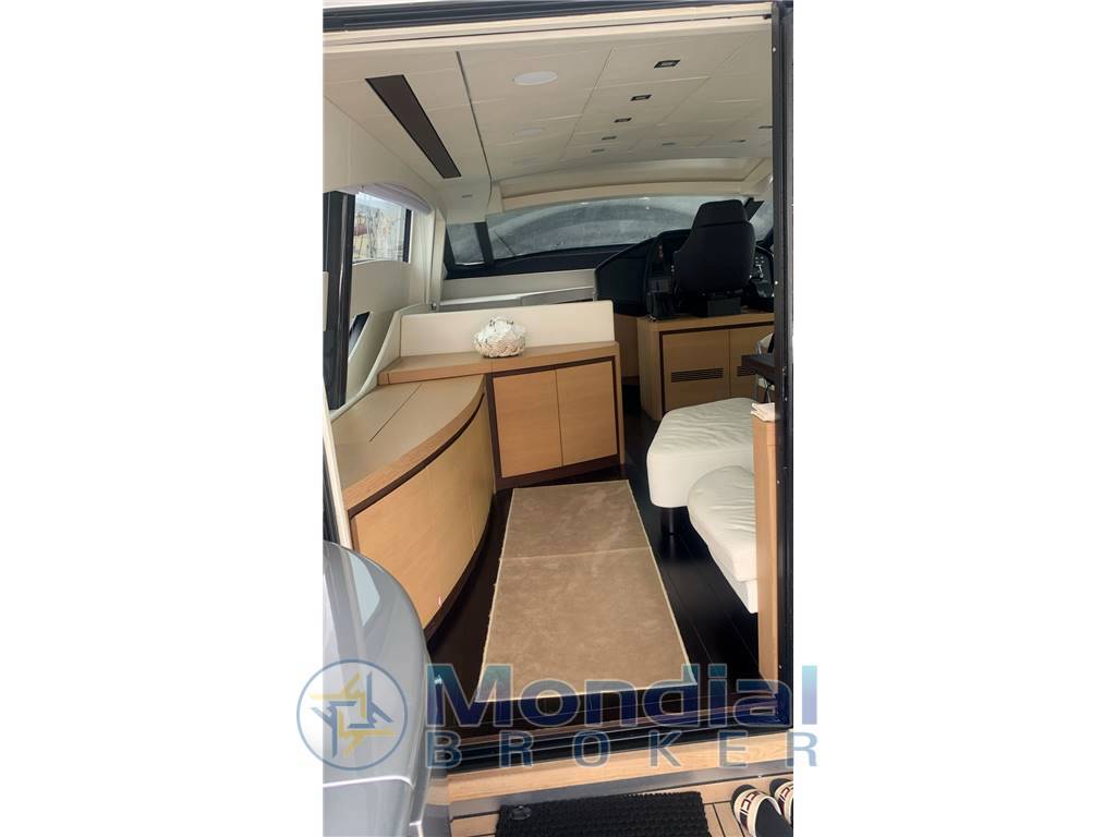 Pershing 72