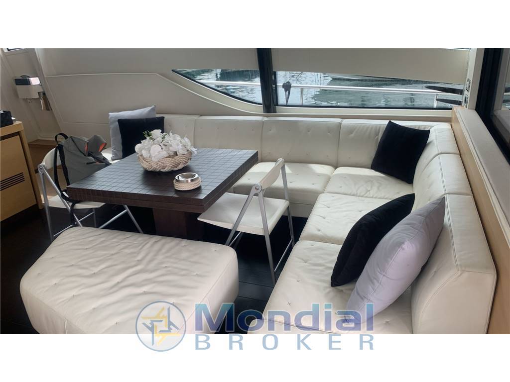 Pershing 72