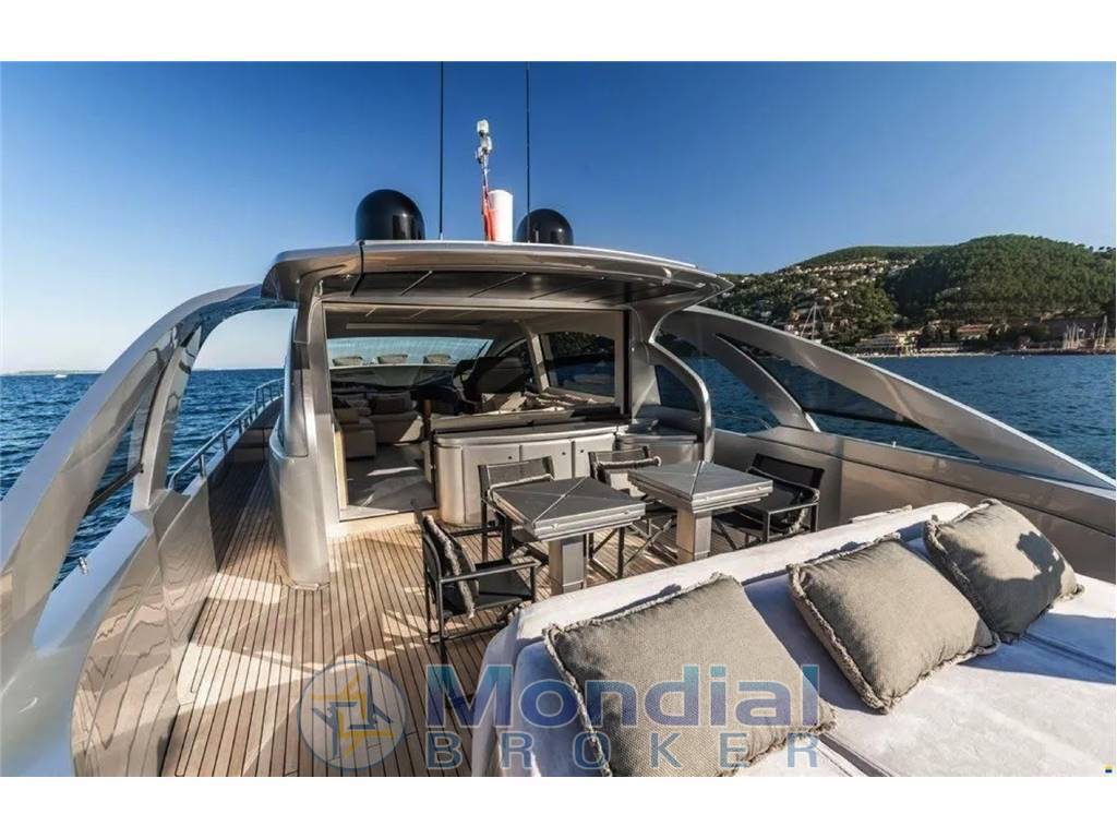 Pershing 70