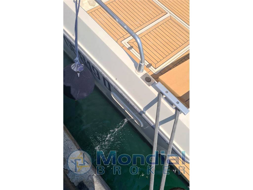 Ferretti 39